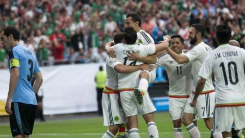 México consiguió un triunfo clave ante Uruguay.