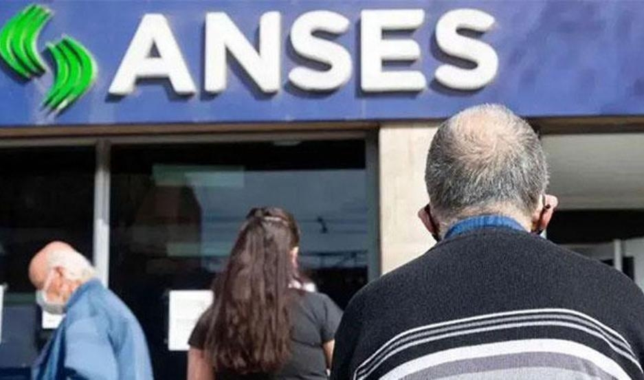 Con la suba de marzo, darán bonos a jubilados que cobran menos