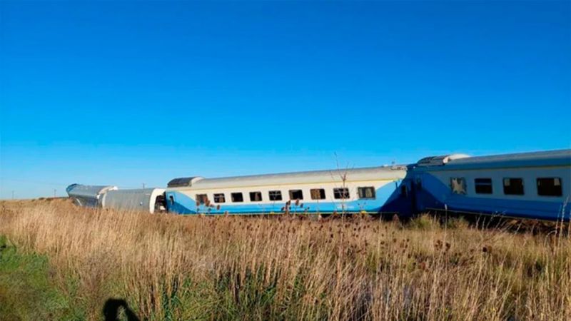 Pudo ser una tragedia: más de 20 heridos por un tren que descarriló en Olavarría