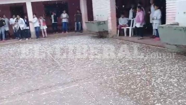 VIDEOS | Impresionante caída de granizo en Los Pirpintos