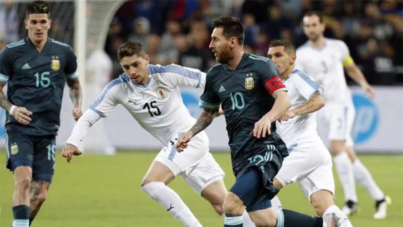 Argentina enfrenta a Uruguay en el clásico buscando la primera victoria en la Copa América