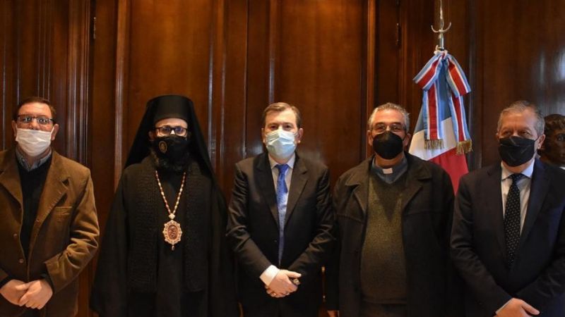El arzobispo Monseñor Santiago Yacoub El Khoury visitó al gobernador Zamora
