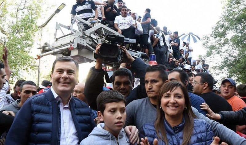 La difícil decisión del gobernador Zamora de alentar a River para que gane Central