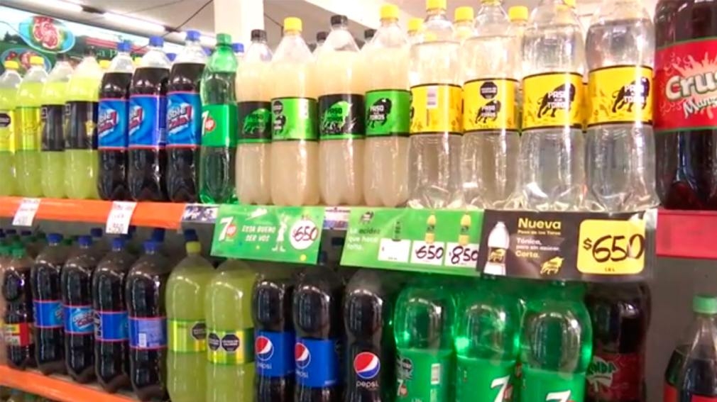 Por el aumento de precios cayeron las ventas de contado y hay faltante de productos