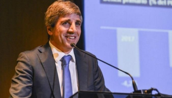 Exigen la renuncia del ministro Caputo