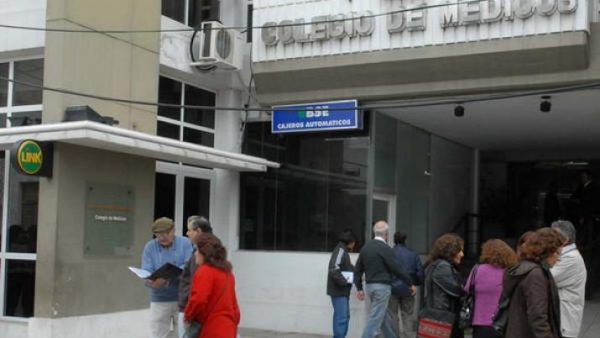 Por el dólar e inflación, médicos van a revisar convenios con obras social