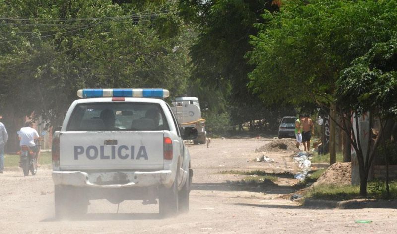 Tras una discusión, un individuo atacó a golpes y amenazó con un cuchillo a su propia madre