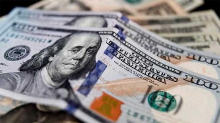 El dólar blue marca un nuevo récord y el oficial cerró a $82,72