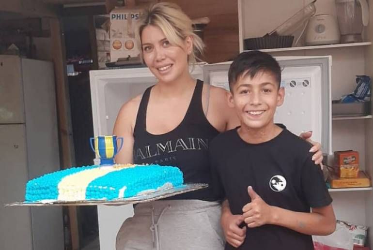 Wanda le compró una torta a Joaquín y lo mostraron en las redes