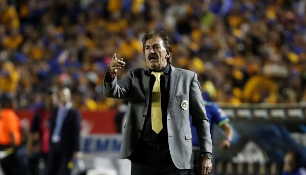 En México, ordenaron detener al entrenador Ricardo La Volpe por acoso sexual