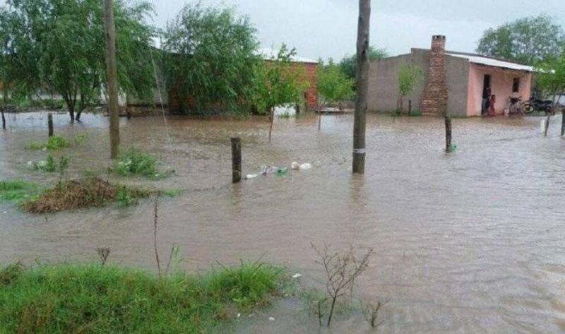 Villa Atamisqui, nuevamente azotada por un fuerte temporal de viento y lluvia