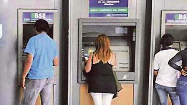 La provincia pagará más de $900 millones en sueldos a los empleados públicos el 30 de mayo