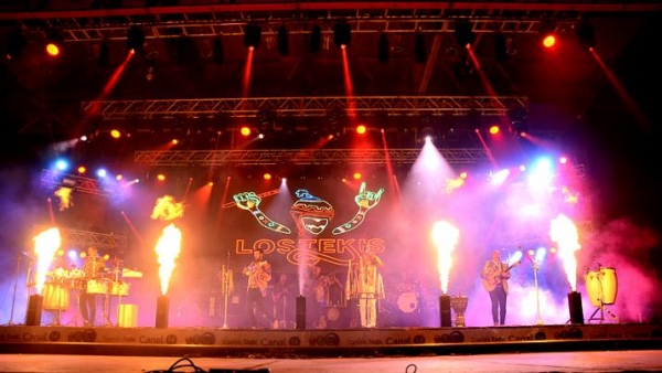 Los Tekis hicieron bailar al público salamanquero con su carnaval norteño
