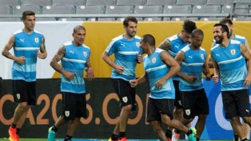 Uruguay, obligado a derrotar a Venezuela esta noche.