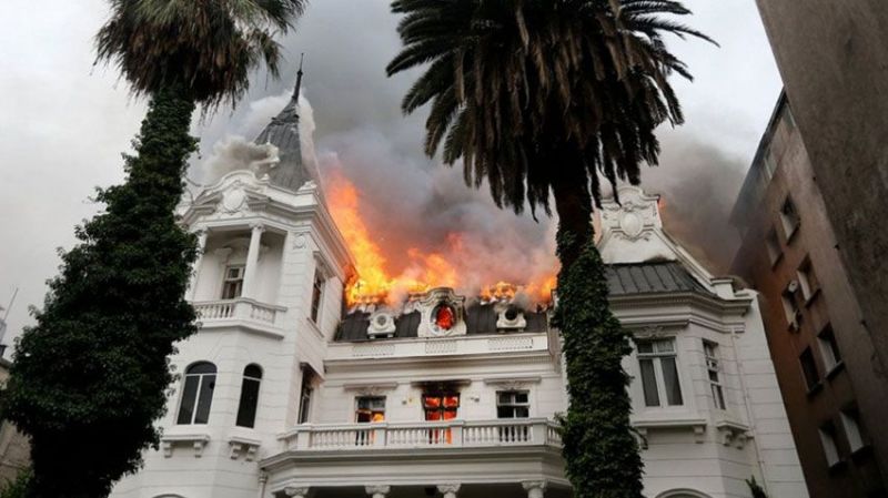 Chile: se incendia el edificio de una universidad