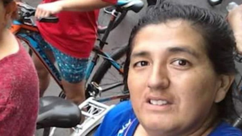 Derribaron a una docente y a su hija de una moto durante un asalto