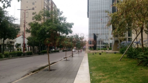 Llegó el alivio a Santiago: la máxima será de 28º y se esperan lluvias aisladas