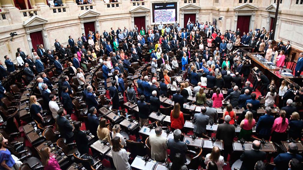 Con la presencia de Cristina Kirchner, la Asamblea Legislativa proclamó como presidente y vice a Milei y Villarruel