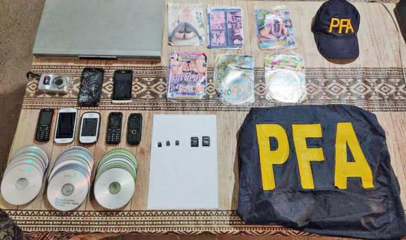 Allanan más domicilios por red de pornografía infantil en Santiago