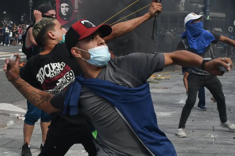 Una por una, las fotos de los violentos que atacaron el Congreso