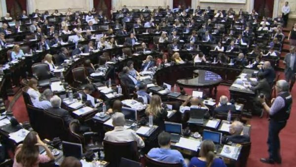 Aprobaron la quita de la patria potestad a los femicidas