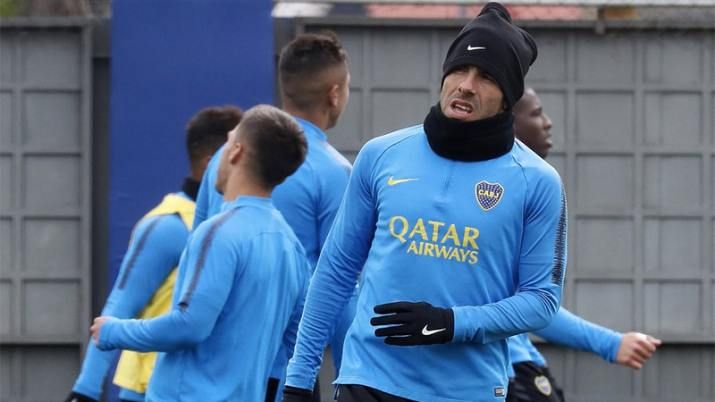 Carlos Tevez, entre los convocados de Boca para recibir a Racing