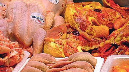 OVAN DO. ECONOMIS TA, DIREC TOR DE IES CONS ULTORES La producción de carne aviar cayó 7,3% y el consumo interno bajó a casi 41 kilogramos per cápita