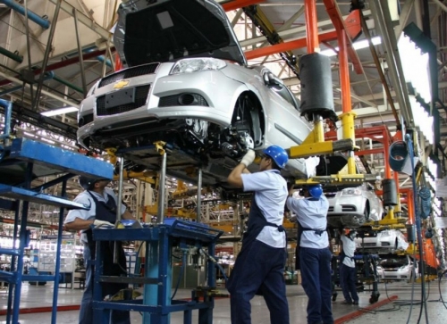 Menos ventas y despidos en el sector automotriz por la recesión económica