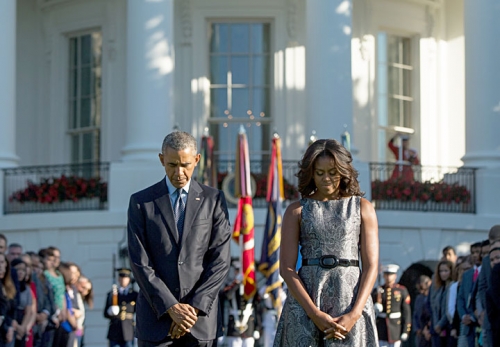 A quince años del 11 de septiembre, Obama pide no ceder al miedo