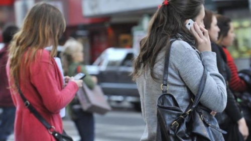 PLAN El Gobierno identificará a todos los dueños de líneas celulares