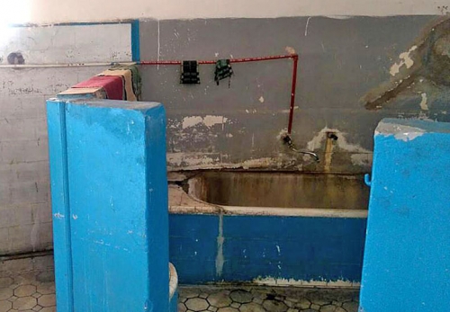 INFORME OFICIAL DE LA PROVINCIA Cárceles colapsadas: sin candados y en ruinas