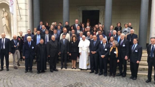Alertó que Argentina pasó de ser zona de tránsito a de consumo y producción El Papa Francisco pidió más prevención del consumo de narcóticos, dijo Niremperger