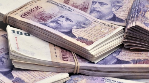 Subió la emisión de pesos por primera vez en la era Macri