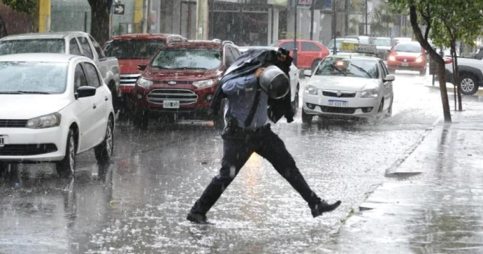 Santiago y otras siete provincias, bajo alerta por tormentas y granizo.