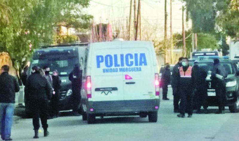 Detienen a otro policía y buscan a un cuarto efectivo por la fiesta previa al crimen de Barraza