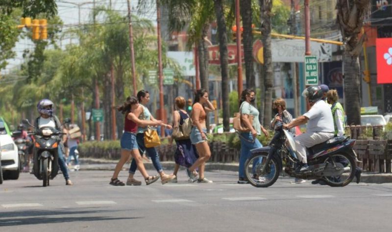 Santiago amaneció sofocante y anuncian lluvias y tormentas