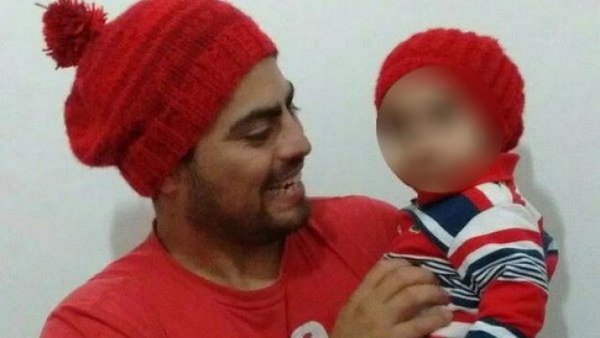 Cayó de la caja de una camioneta y murió en el Hospital Regional