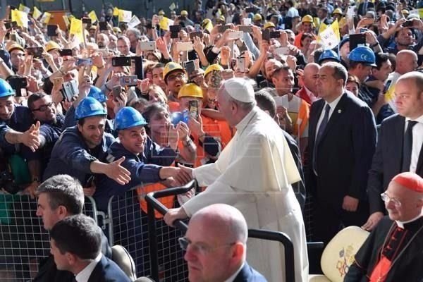 El Papa criticó que “el sistema político favorezca al que especula y no al que invierte”