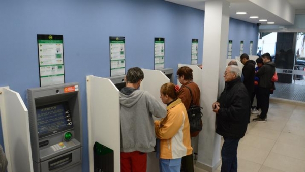 Este lunes 29 a partir de la hora 0 abonan a la Administración Pública
