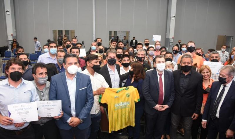 Zamora y Lammens entregaron subsidios a 55 clubes de toda la provincia