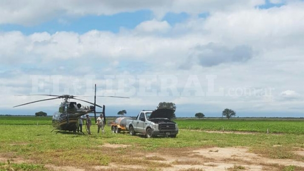 Helicóptero del Gobierno evacua vecinos de zonas inundadas