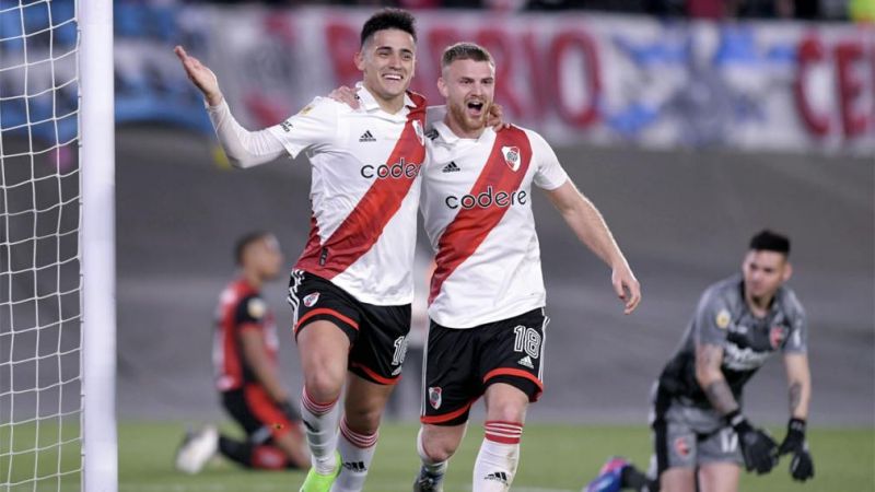 River aplastó a Newells en el Monumental y se prende en la lucha por el campeonato