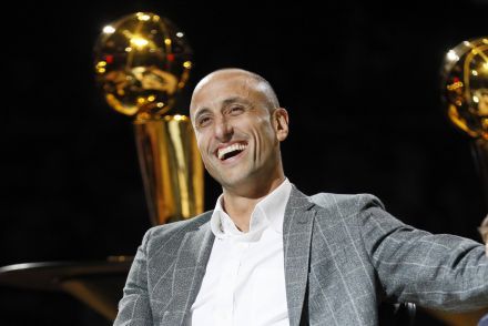 Emanuel Ginóbili fue elegido como el mejor jugador latino de la década en la NBA