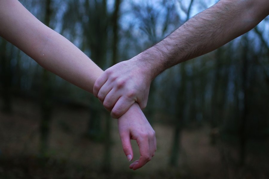 Una adolescente caminó e “hizo dedo” 17 kilómetros para contar que era abusada