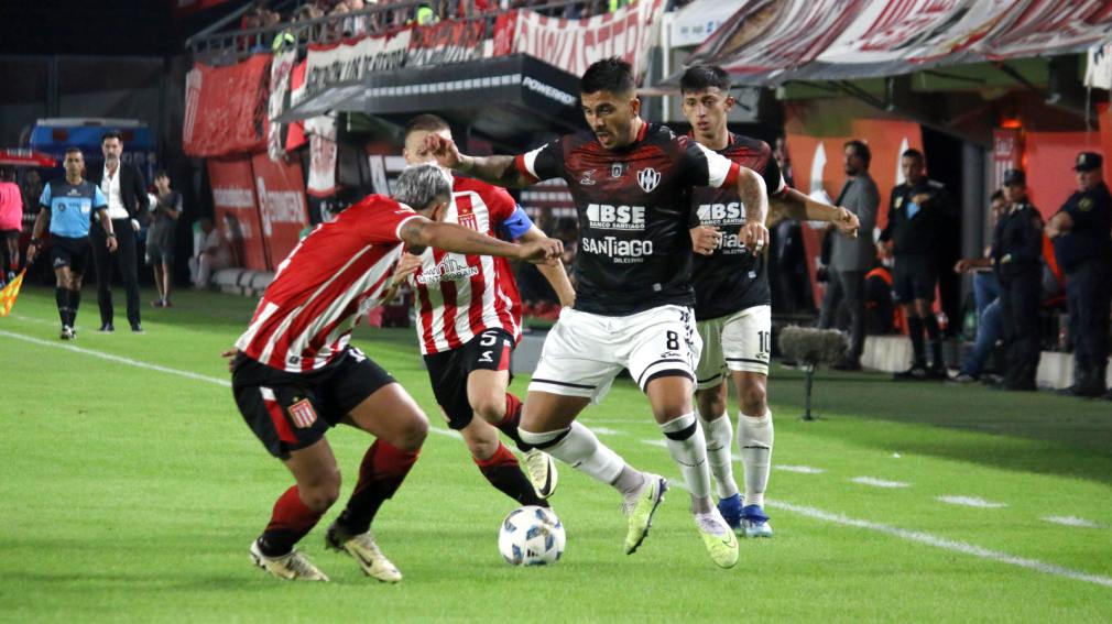 Central Córdoba tuvo una noche para el olvido y sufrió una goleada en su visita a Estudiantes