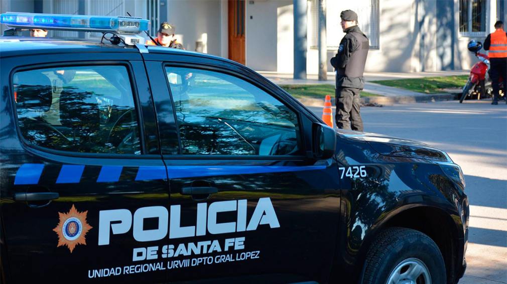 Un hombre intentó matar a su pareja, luego chocó contra un auto y se mató