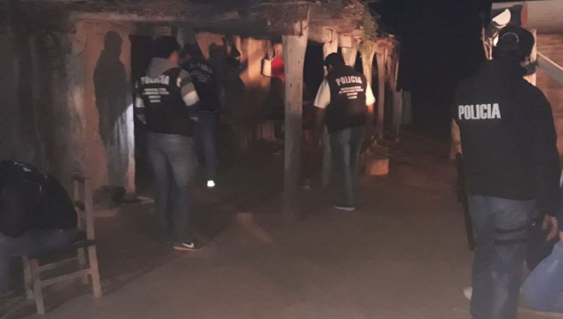 Una mujer asesinó a cuchillazos a su ex pareja, padre de su hijo, en un confuso incidente