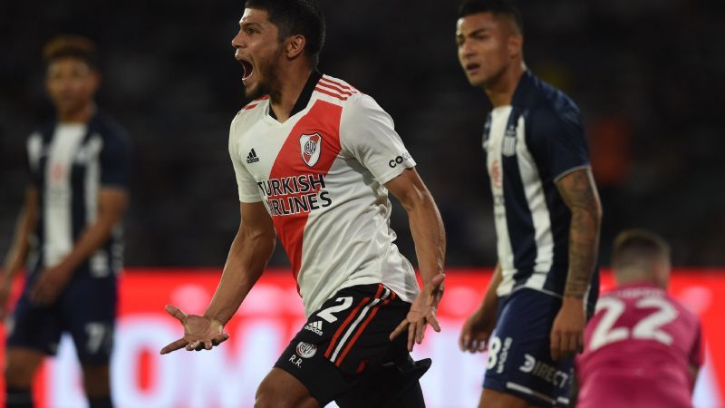 Triunfazo de River con uno menos en Córdoba ante Talleres