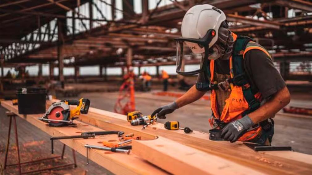 La industria y la construcción confirmaron su rebote en julio: crecieron 6,9% y 8% en el mes