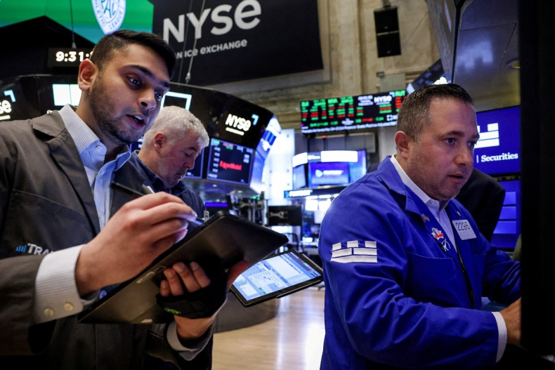 Las acciones argentinas caen casi 6% y el riesgo país vuelve a superar los 700 puntos